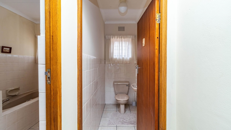 4 Bedroom Property for Sale in Bayview Western Cape